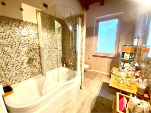 Castenedolo villa bagno p.terra