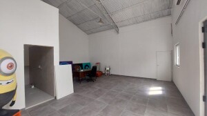 CABIATE MAGAZZINO CON UFFICI PARCHEGGIO