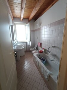 BRESCIA TRILOCALE  bagno 4