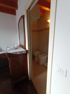 BRESCIA TRILOCALE  bagno padronale