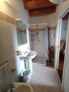 BRESCIA TRILOCALE  bagno padronale